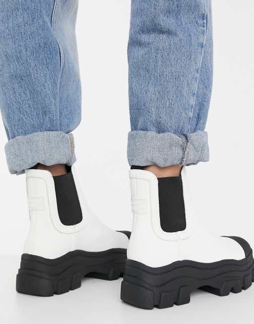 Bershka - Stivaletti Chelsea bianchi con suola spessa a contrasto, 3 di 4