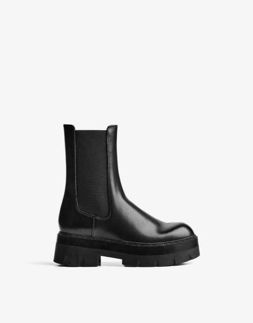 Bershka - Stivaletti con dettaglio elastico neri
