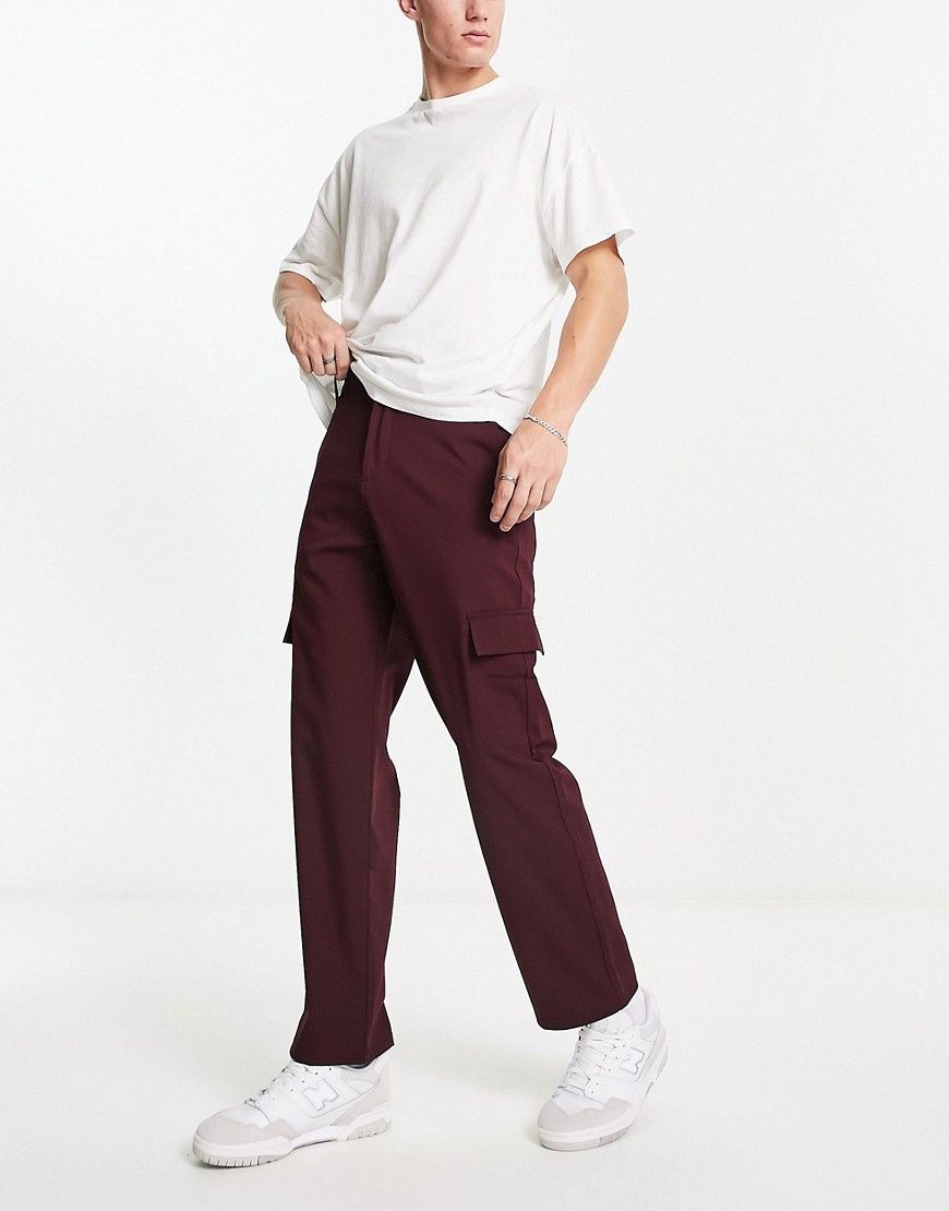 Bershka straight cargo trousers in burgundy-Red