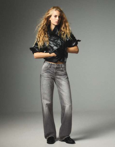 Bershka Straight Jeans mit mittlerer Bundhöhe in Schwarz - view 1