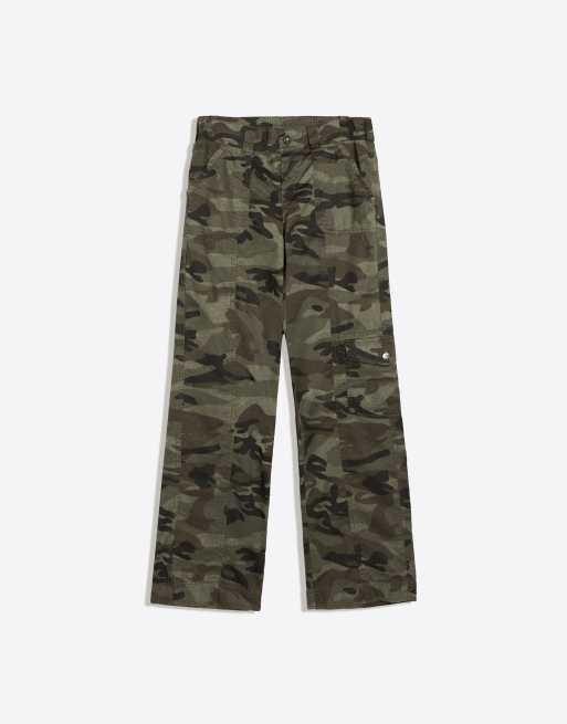 Bershka Straight-leg camouflage cargo trousers in kha, 5 of 5