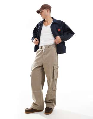 Bershka Bershka straight leg cargo trouser in camel-Grey