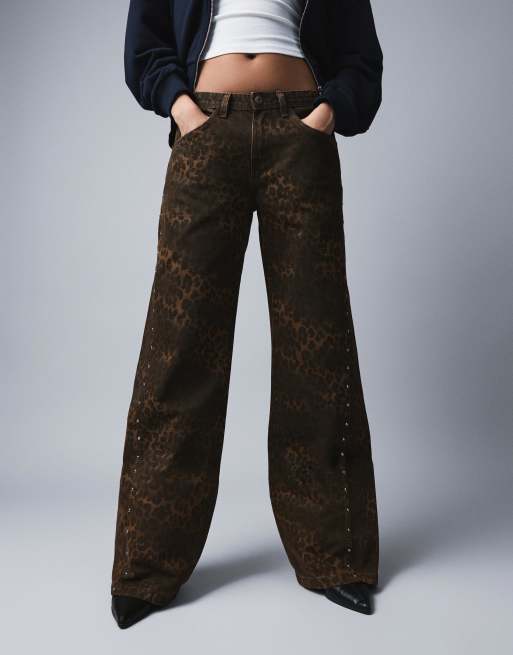 Bershka Straight-leg twill trousers in brown, 3 of 4