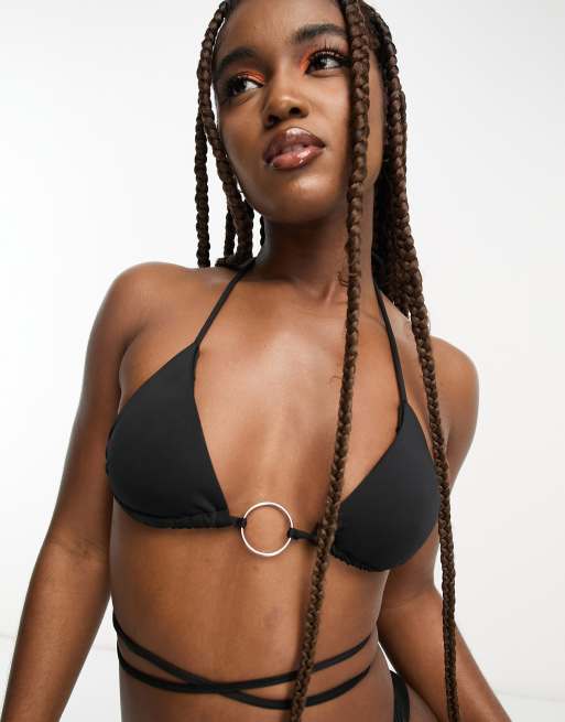 Imbécil Chispa  chispear De todos modos Bershka strap detail bikini top in black | ASOS