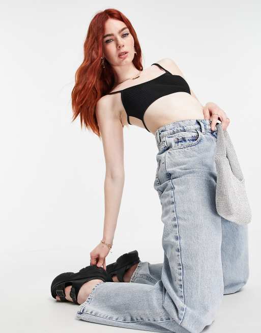 Bershka strappy back cropped cami top in black, 4 of 4