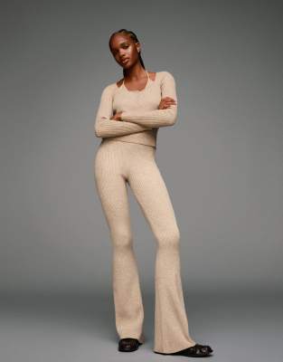 Bershka - Strickhose mit weitem Bein in Stein-Neutral