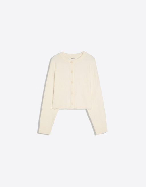 Bershka – Strickjacke in Ecru mit Rundhalsausschnitt und Knopfleiste, 5 von 5