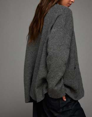 Bershka - Strickjacke in Grau mit V-Ausschnitt