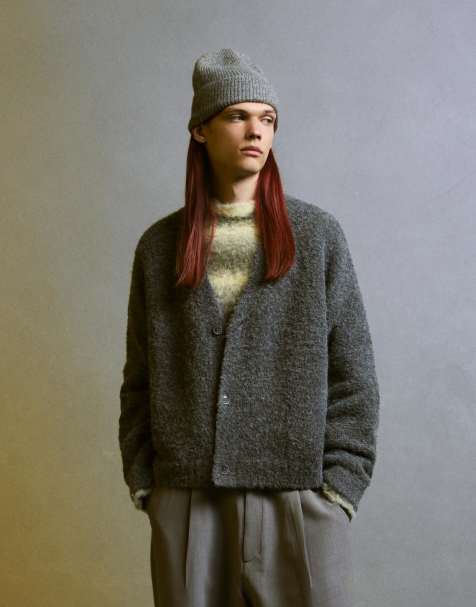 Bershka – Strickjacke in Grau und Schwarz - view 1