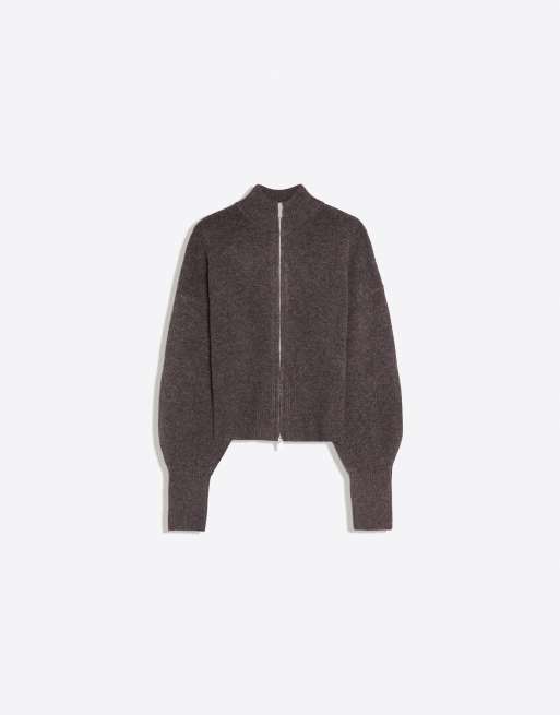 Bershka Strickjacke mit Stehkragen und Reißverschluss in Braun, 5 von 5