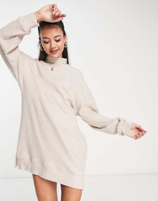 Bershka - Strikket minikjole med lange ærmer og rullekrave i beige