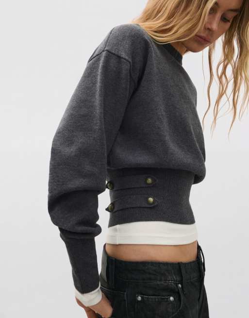 Bershka striktrøje med rund hals og knapdetalje i grå, 4 af 5
