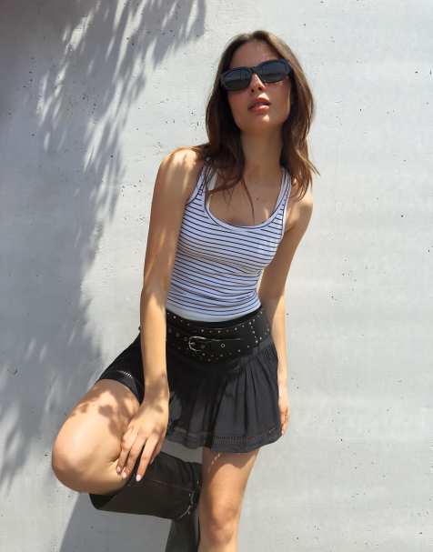 Bershka – Strukturierter Minirock in verwaschenem Grau - view 1