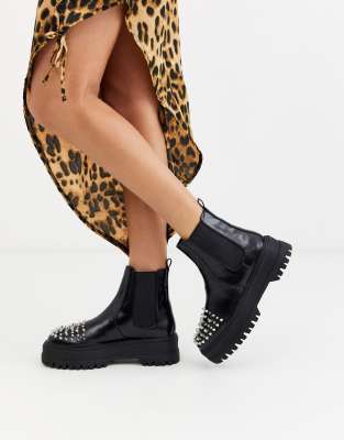 studded toe chelsea boots