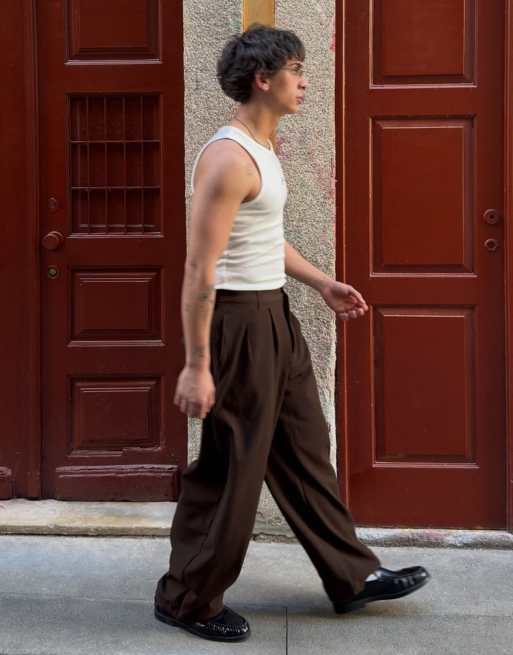 Bershka - Super baggy geplooide semi-joggingbroek in bruin, 2 van 4