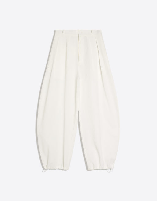 Bershka - Super baggy geplooide semi-joggingbroek met plooien in wit, 4 van 4