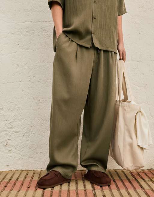 Bershka Super baggy rustic trousers in khaki, 2 of 4