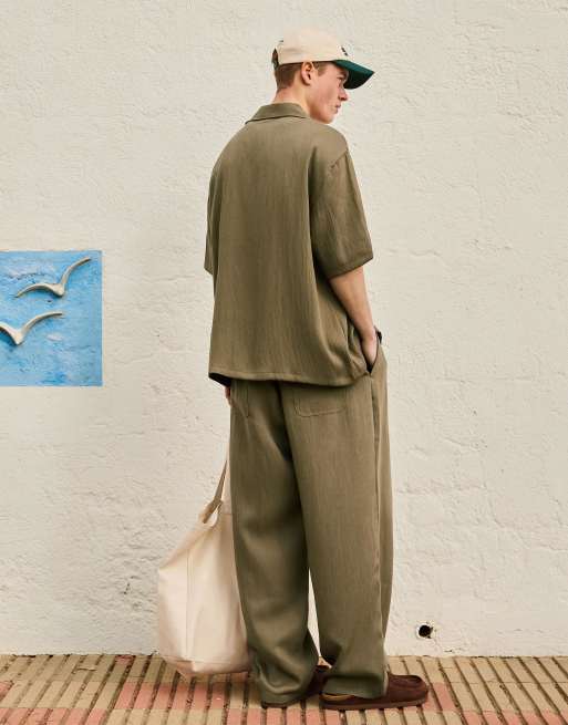 Bershka Super baggy rustic trousers in khaki, 4 of 4