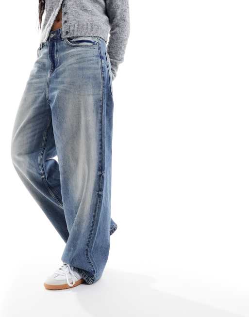 Bershka – Superweit geschnittene Jeans in mittelblauer Dirty-Waschung mit hohem Bund, 5 von 5