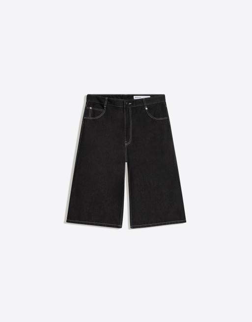Bershka – Superweite Bermuda-Jeans-Shorts in Schwarz, 4 von 4