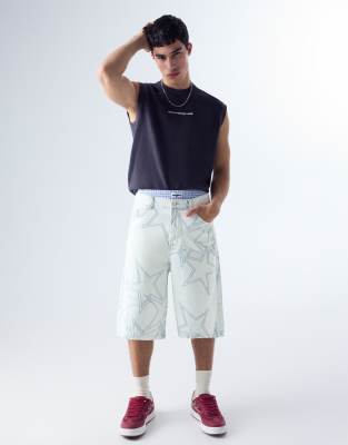 Superweite Bermuda-Jeansshorts in Hellblau mit Sternenmuster Blau 38