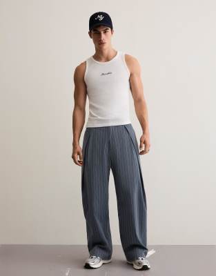 Superweite Hose in Blau mit doppelten Abnähern-Navy Navy 36