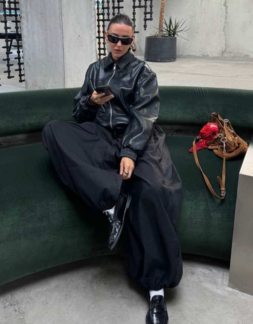 Bershka – Svart jacka i oversize av läderimitation, 4 av 4
