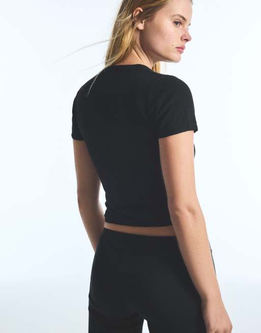 Bershka – Svart t-shirt med korta ärmar och rund halsringning, 3 av 5