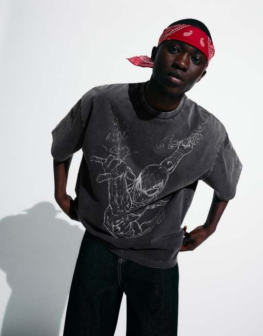 Bershka – Svart t-shirt med korta ärmar och Spider-Man-tryck, 4 av 6