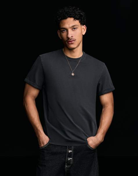 Bershka – Svart t-shirt med korta ärmar och uppvikt kant - view 1