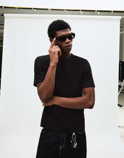 Bershka – Svart, texturerad t-shirt med korta ärmar - view 1