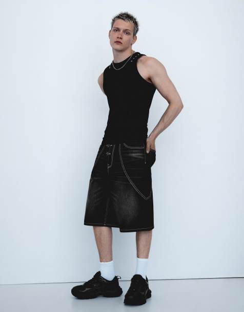 Bershka – Svarta, baggy bermudashorts i denim med spännen - view 1
