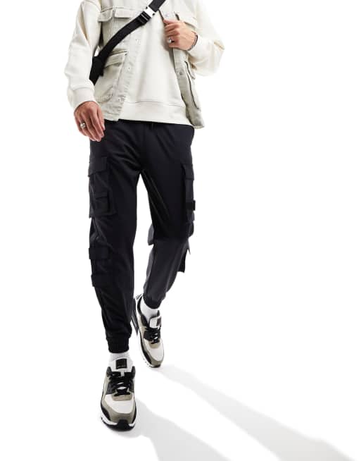Bershka – Svarta cargobyxor i funktionsmaterial