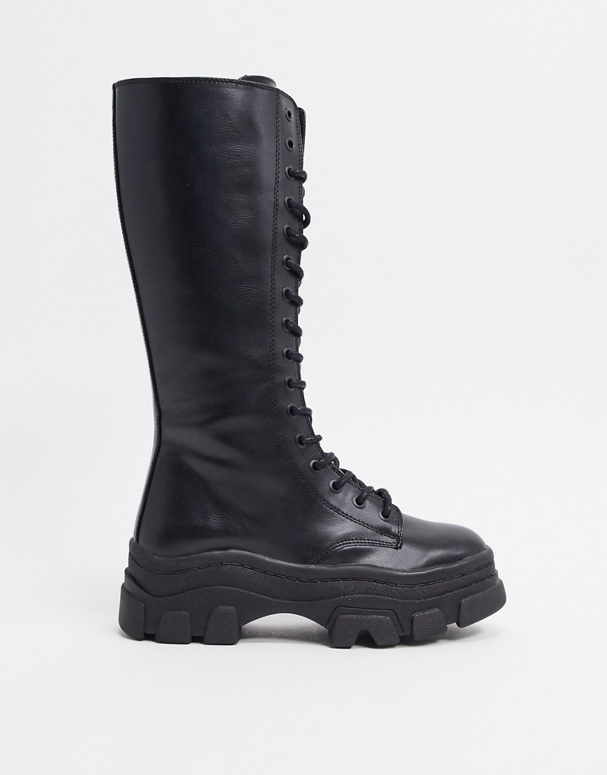 Bershka – Svarta, höga boots med snörning och räfflad sula