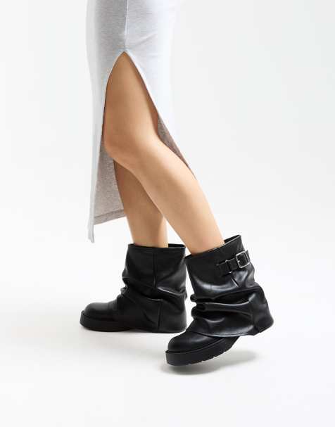 Bershka – Svarta, platta ankelboots med spänne - view 1