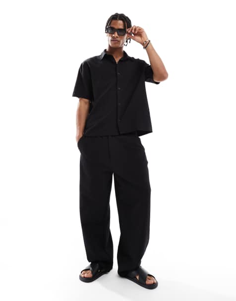 Bershka – Svarta, plisserade mjukisbyxor i baggy-stil, del av set - view 1