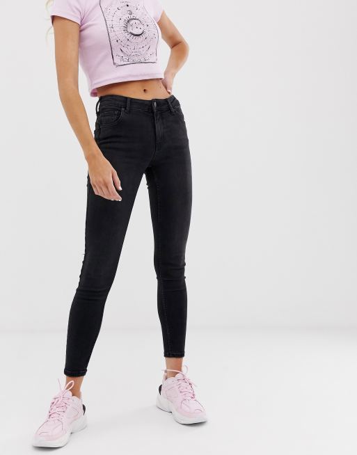 Bershka – Svarta push up-jeans
