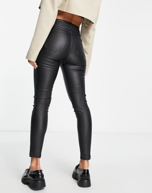 Bershka – Svarta skinny byxor med beläggning i läderimitation, 4 av 4