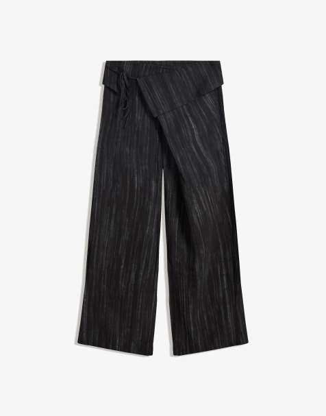 Bershka – Svarta, strukturerade byxor med nedvikt midja - view 1