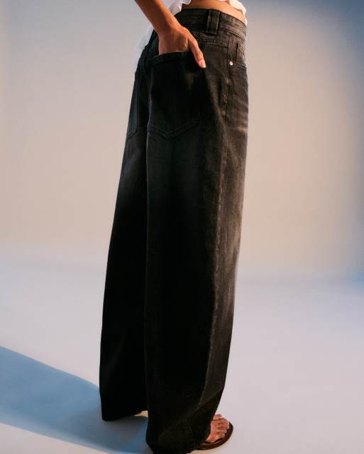 Bershka – Svartvita jeans med barrelben  , 2 av 4