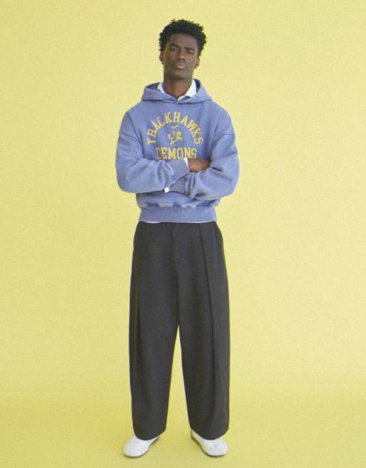 Bershka sweat à capuche imprimé effet délavé bleu marine, 2 de 6