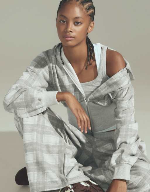 Bershka sweat à capuche zippé à carreaux gris clair, 5 de 6