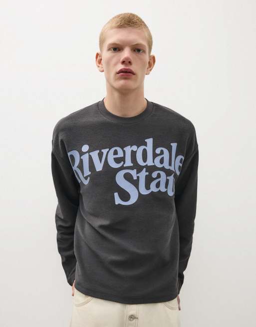 Bershka sweat-shirt imprimé en peluche à col rond gris charbon, 2 de 5
