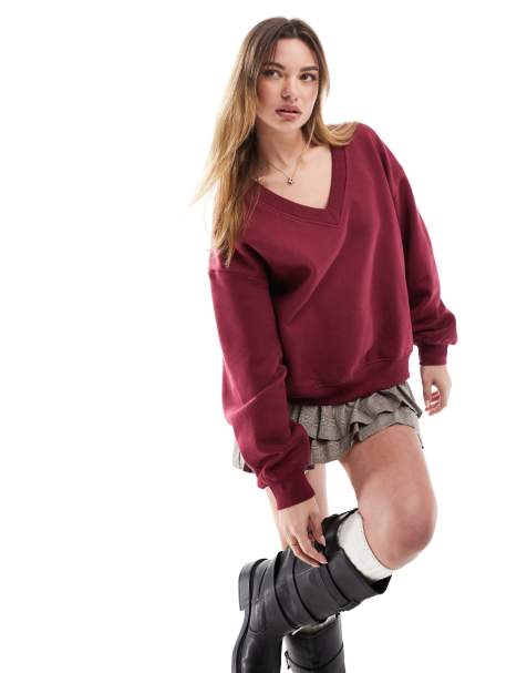 Bershka – Sweatshirt in Burgunderrot mit V-Ausschnitt - view 1