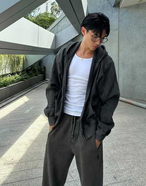 Bershka – Sweatshirt in Schwarz mit Reißverschluss und kastigem, kurzem Schnitt - view 1