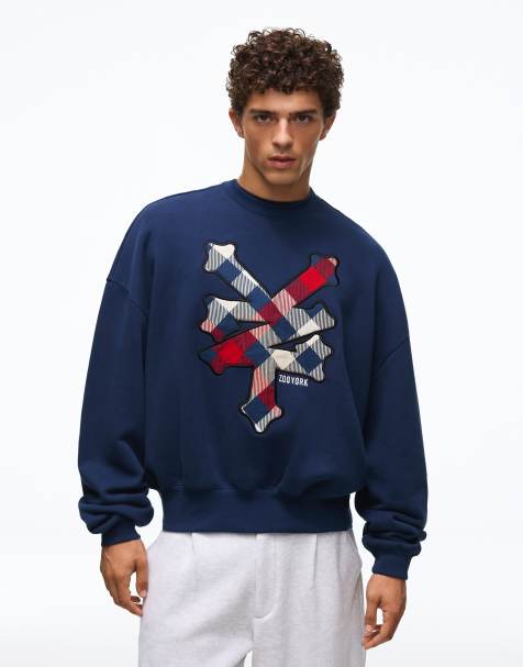 Bershka sweatshirt med patch och rund halsringning i marinblått - view 1