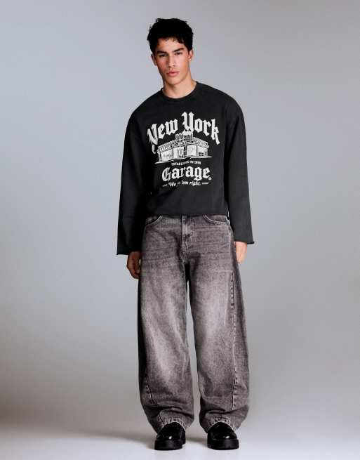 Bershka sweatshirt med rund halsringning och tryck i svart, 2 av 5