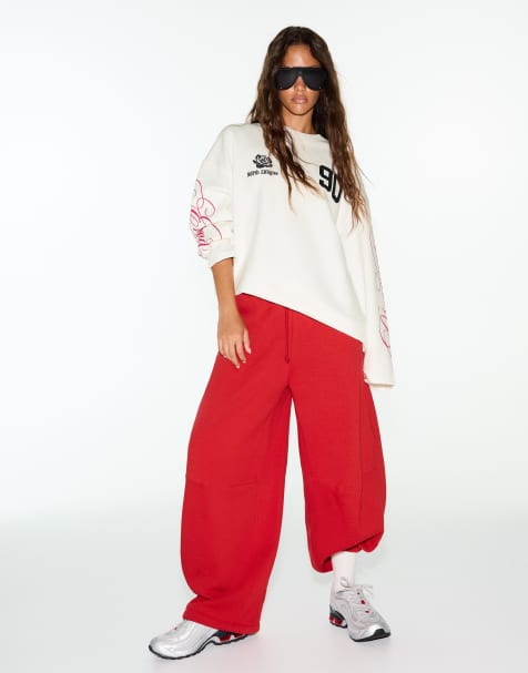 Bershka sweatshirt med rund halsringning och tryck i vitt - view 1