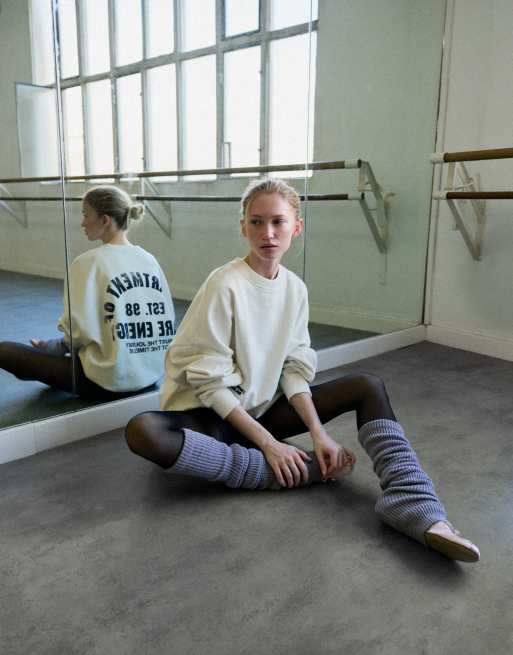 Bershka sweatshirt met ronde hals en print in kaki, 4 van 5