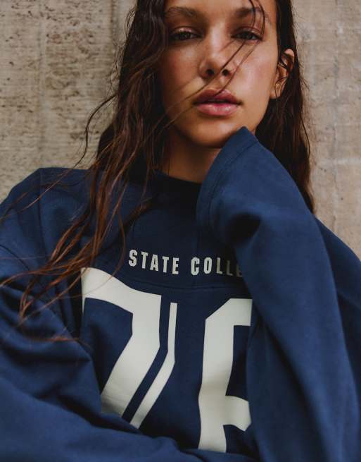 Bershka - Sweatshirt met ronde hals en print in marineblauw, 4 van 5